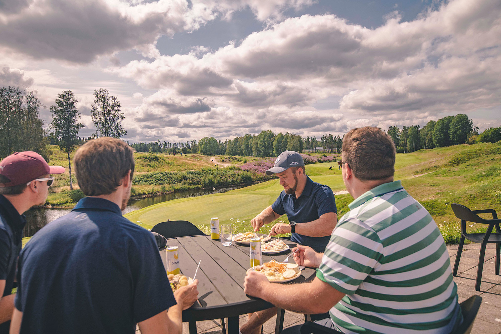 Golfare tar lunchrast